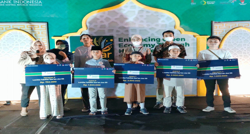 MI Alkhairaat Mogolaing Juara Harapan 1 Lomba Festival Ekonomi Syariah Bank Indonesia