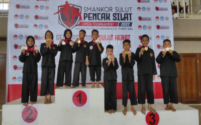 Atlet pencak silat MI Alkhairaat borong medali di kejuaraan SMANKOR Sulut